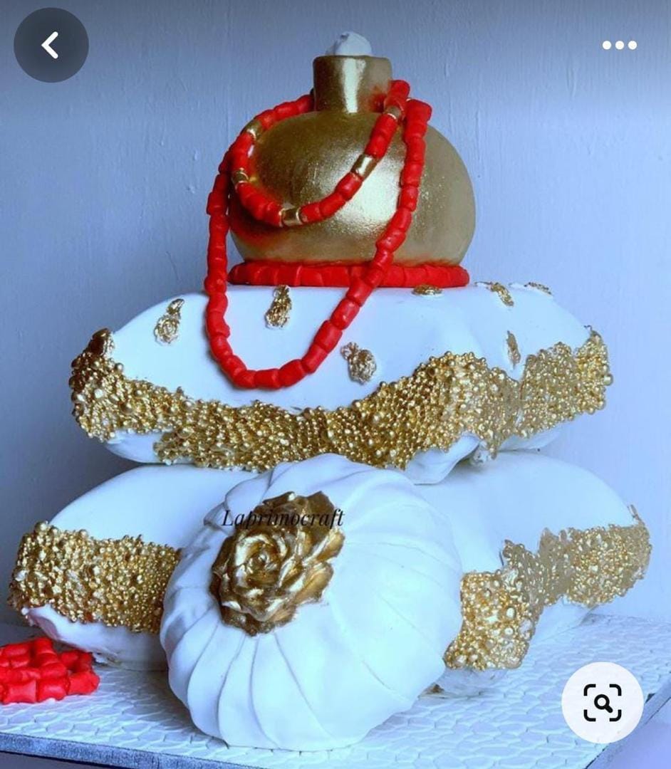 ANAC traditional pillow cake with coral beads