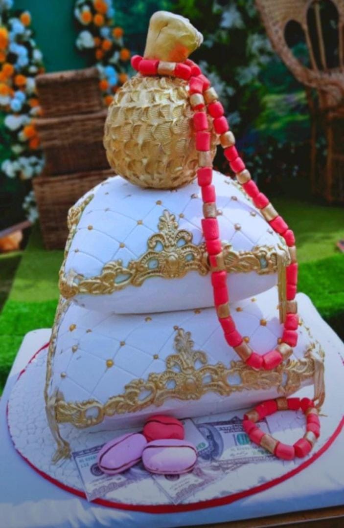 ANAC stacked trunk traditional wedding cake